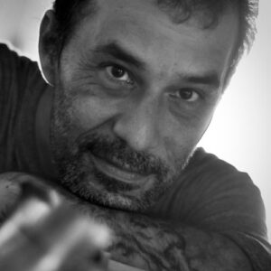 Líder João Cardiga a preto e branco